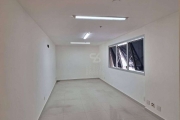 Sala comercial na Gavião Peixoto, vazio, 30 m², 1 vaga. Prédio com sala de reunião e estacionamento rotativo.