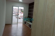 Apartamento com 3 dormitórios , 1 banheiro, repleto de armários.