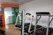 Imóvel com estrutura de academia de musculação com piscina ao lado da Engenheiro Caetano Álvares