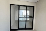 Apartamento à venda, 45 m² com 2 dormitórios e 1 vaga no Bairro Bela Vista.