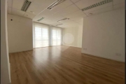 Oportunidade em Pinheiros, Edifício Ahead! Sala Comercial com: 45 m² 1 vaga a 50 metros do Metrô !