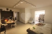 Apartamento para venda. 74m2, 2 quartos (1 suíte), sacada integrada. 1 vaga. Moema