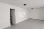 Sala comercial de 45m² em Perdizes para  locação com 02 banheiros e 01 vaga.