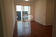 Moema com 90m² e andar alto