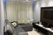 Apartamento à Venda - 2 Dormitórios, Quintal e Garagem!