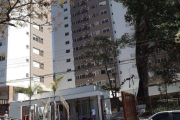 No Sy Condomínio Praça, vendo apartamento de dois dormitórios, suíte, com piso, móveis fixos na cozinha, zona sul de Porto Alegre