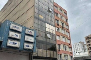 Vendo sala comercial no Centro de Porto Alegre, andar alto, vista.