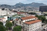 Excelente Quarto e Sala, no Centro do Rio de Janeiro, em frente ao Sambódromo.