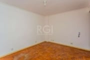 Apartamento 1 dormitório, Centro Histórico de Porto Alegre      &lt;BR&gt;&lt;BR&gt;Excelente apartamento localizado no Centro Histórico de Porto Alegre. Dispõem de living, um dormitório, banheiro soc