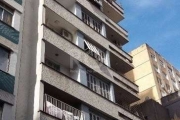 Apartamento 4 dormitórios, Centro Histórico. Imóvel diferenciado com planta ampla de 163 m² de área privativa. A distribuição corresponde: quatro dormitórios, com sala de jantar, sala de estar, biblio