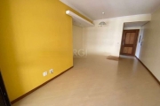 Excelente apartamento no bairro Petrópolis! Composto de 3 dormitórios sendo 1 suíte, amplo living para dois ambientes, com sacada fechada e churrasqueira, copa cozinha, área de serviço separada. Ficam