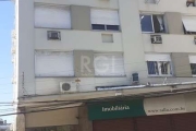 Você deseja morar bem e ser feliz no bairro Petrópolis?  Este apartamento 3 dormitórios, reformado é para você, uma pessoa de bom gosto!  Você que estava procurando: conforto, segurança e muito espaço