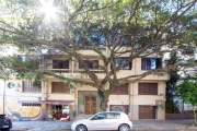 APARTAMENTO 2D | 109,55m² COM PÉ DIREITO ALTO | SOL MANHÃ E TARDE&lt;BR&gt;&lt;BR&gt;Amplo apartamento de frente em rua arborizada no bairro Petrópolis com 109,55 m² de área privativa, sala de estar c