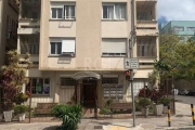 Vende no bairro Bonfim, apartamento de 03 dormitórios fundos lateral, living 02 ambientes, banheiro social e auxiliar, ampla cozinha. Necessita de reforma.&lt;BR&gt;Prédio com elevador. Próximo ao col