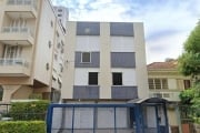 Apartamento tranquilo, localizado em uma das áreas mais privilegiadas da cidade. &lt;BR&gt;Com 3 dormitórios e 2 banheiros, oferece um living integrado com churrasqueira, além de espaços amplos e bem 