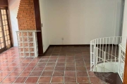 Excelente apto.cobertura na Av. Alegrete, bairro Petropolis, de 117,15 m2 de área privativa, com amplo terraço . Parte de baixo: 02 dormitorios com armarios , ar condicionados, banheiro social mobilia