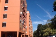 Excelente apartamento de 3 dormitórios no bairro Petrópolis semi-mobiliada, living para 2 ambientes com sacada, cozinha, com área de serviço e banheiro social. Edifício com infra estrutura completa, 2