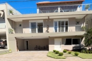 Esta casa encantadora de quatro suítes é o lar perfeito para quem busca conforto e praticidade. Localizada no prestigiado condomínio Mirante do Lago, dentro do  Lagos de Nova Ipanema, ela oferece não 