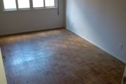 Apartamento 1 dormitório proximo colegio selvigne e igreja Matriz  , cozinha com pia e balçao , area serviço separada ,  prédio super bem localizado .  Box de garagem para alugar proximo ao predio . &