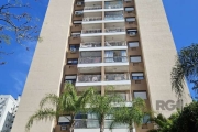 Excelente apartamento com 65,31 m² privativos. Andar alto vista definida. Dois dormitórios sendo uma suíte, living para dois ambientes, cozinha americana com churrasqueira, área de serviço separada, p