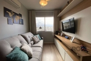 Lindo apartamento semi mobiliado com móveis sob medida, pronto para morar! Com 51 m², este aconchegante lar oferece 2 dormitórios bem distribuídos e um banheiro moderno. A vaga de garagem escriturada 