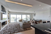 Apartamento Cobertura, totalmente mobiliado, finamente decorado no alto do Cristal, com vista incrível do Guaíba. &lt;BR&gt;Apenas 2 apartamentos por andar. &lt;BR&gt;Garagem para 4 carros. &lt;BR&gt;