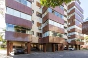 Excelente apartamento, localizado no Bairro Tristeza, o mais cobiçado da zona sul de Porto Alegre, com 3 dormitórios sendo 1 ampla suíte com móveis em madeira nobre e banheira de hidromassagem, living