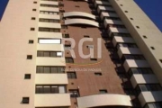 Belíssimo apartamento de 3 quartos, sendo 1 suíte , totalmente MOBILIADO, living com 2 ambientes com lareira, piso em porcelanato na área social e laminado nos dormitórios, churrasqueira, rebaixamento