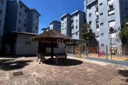 Apartamento de 2 dormitórios, com 53 m² de área privativa. Janelas viradas para o leste, pegando o nascer do sol.     &lt;BR&gt;Piso laminado novo, cozinha e quarto de casal mobiliados. Janelas com te