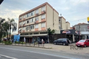 Apartamento amplo de 3 dormitórios, área de serviço, cozinha, sala e banheiro, piso laminado na sala e nos quartos, banheiro social e recentemente reformado.&lt;BR&gt;Próximo a supermercado, shopping,