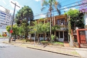 Casa de dois pisos com 4 dormitórios, 1 suíte, living 2 ambientes, banheiro social, cozinha, lavanderia, área de serviço e sacada. Terraço com churrasqueira, dormitório e banheiro. &lt;BR&gt;&lt;BR&gt