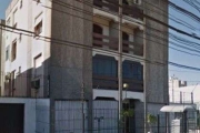 Apartamento de 2 (dois) dormitórios na Ipiranga próximo a PUCRS, com living para 2 ambientes, banheiro social e cozinha com área de serviço. Garagem por convenção no pilotis e apenas um lance de escad