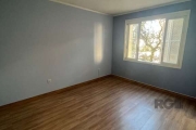 Apartamento com 02 dormitórios. Excelente imóvel com 2 dormitórios, de fundos com o sol da tarde, com cozinha, sala, banheiro, área de serviço e dependência de empregada, podendo ser mais um quarto, o