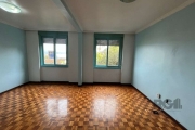 Excelente apartamento do condomínio Jardim Zona Sul. Originalmente de 3 quartos, hoje transformado em 2 quartos com sala ampliada. &lt;BR&gt;Cozinha com armário de pia e lavanderia separada. &lt;BR&gt