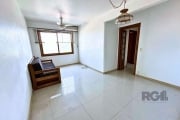 Apartamento com 2 dormitórios amplos, 1 vaga de garagem coberta e depósito. Com 64m² privativos, possui living para 2 ambientes com ar condicionado split e armário embutido no quarto de casal. &lt;BR&