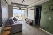 Ótimo apartamento de 2 dormitórios, uma suíte e churrasqueira. &lt;BR&gt;Apartamento semi mobiliado e com excelente localização. Andar alto, com vista definida e lindo pôr do sol.&lt;BR&gt;Vaga de gar