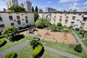 Vendo Apartamento 02 dormitórios no Bairro Passo da Areia em Porto Alegre. &lt;BR&gt;&lt;BR&gt;Apartamento com 02 dormitórios, sala, cozinha, banheiro e área de serviço.&lt;BR&gt;&lt;BR&gt;Condominio 