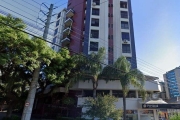 04 salas com 160m², todas interligadas no mesmo corredor,  03 vagas cobertas, 04