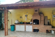 Casa Terrea otima localização  com 3 dormitorios sendo 1 suite em piso frio + 1 banheiro social,