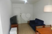 Apartamento mobiliado na Bela Vista de 36m² com 1 vaga de garagem.