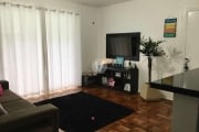 Apartamento central, amplo e reformado