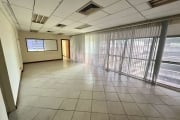 Sala comercial para alugar com banheiro e copa no Comércio 74m2