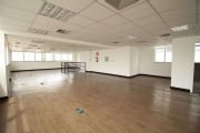 Aluguel de Sala Comercial de Alto Padrão no Santo Agostinho, Belo Horizonte-MG: 303,03m2, 1 banheiro e 7 vagas de garagem!