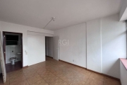 Sala comercial, no centro Histórico, Porto Alegre/RS.    &lt;BR&gt;  &lt;BR&gt;Sala comercial  com sala de espera:&lt;BR&gt;- Ambiente naturalmente bem iluminado;&lt;BR&gt;- Um banheiro na sala princi