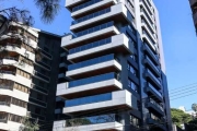 Um dos grandes ícones de desejo do bairro Moinhos de Vento reflete em sua arquitetura contemporânea todo o requinte, design e finos detalhes. Mais que um endereço de prestígio, os apartamentos excedem