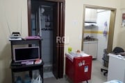 Apartamento JK, no Centro Histórico, em Porto Alegre.&lt;BR&gt;Apartamento em andar alto, fica semi-mobiliado, com Split, pronto para entrar e morar!! Conta com uma cozinha, banheiro e living-dormitór