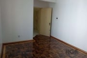 Apartamento no Bairro Santo Antônio, 2 dormitórios, living 2 ambientes, área de serviço conjugada. Nas proximidades da Av. Bento Gonçalves.&lt;BR&gt;&lt;BR&gt;&lt;b&gt;CONHEÇA O BAIRRO SANTO ANTÔNIO&l