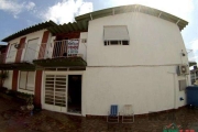 Casa / Sobrado no Cristal. Ótima Casa/Sobrado com 3 Dormitórios sendo 2 Dormitórios com Sacada, Ampla Sala de Estar, Cozinha, Lavabo, Escada para o Piso Superior Revestida em Madeira, Sala de Vídeo, S