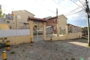 Ótima casa com uma linda vista, 2 dormitórios mobiliados (cama , roupeiro), sacada, cozinha, sala, banheiro com box de vidro. Condomínio com porteiro eletrônico, câmeras monitoradas pelo celular do mo