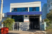 Ótimo prédio comercial muito bem localizado, próximo da Av. Dr. Campos Velho e Cavalhada próprio para cozinha industrial ou outros possibilidades de comércio. Com 07 banheiros. Possui peças amplas e b